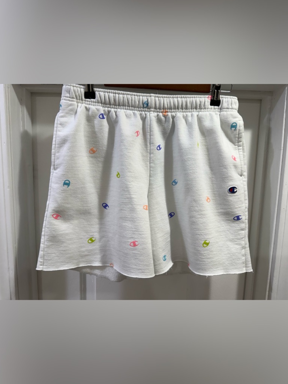 Champion White Logo Sweatshorts Size Medium - Picture 1 of 14
